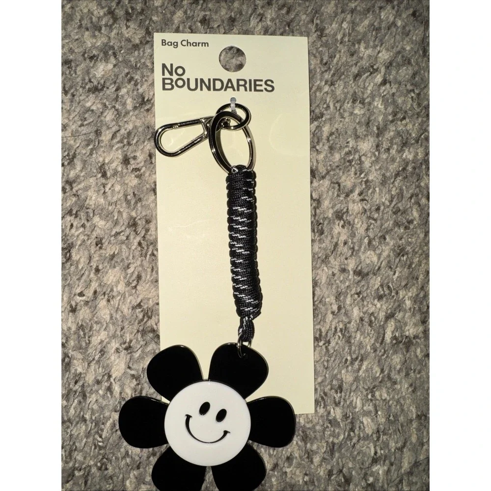 No Boundaries Smiley Flower Bag Charm Keychain New
